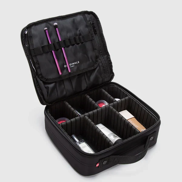 CosmetiquerooriginalsmatteblackvelvetL7