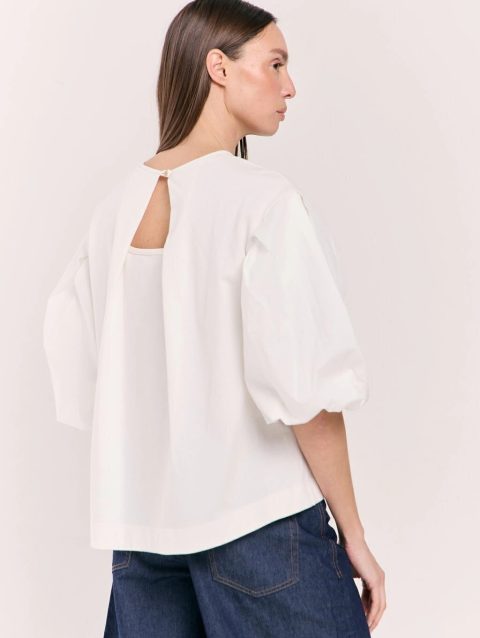 Alternative view of Remera Ana