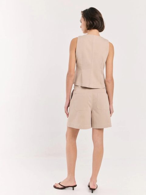 Alternative view of Short Uma